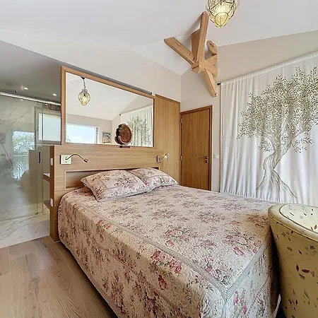 La De Saint Clair A Pied Guest house *