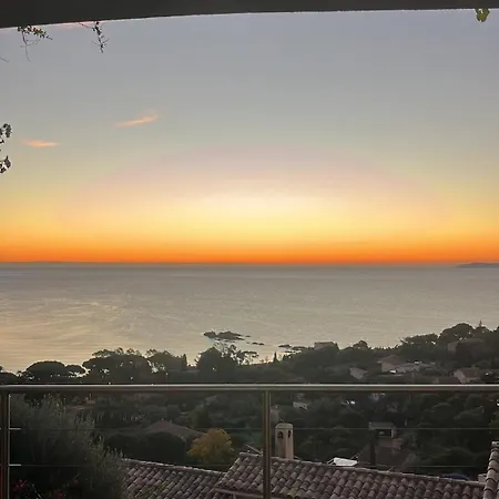 La De Saint Clair A Pied Penzion Le Lavandou