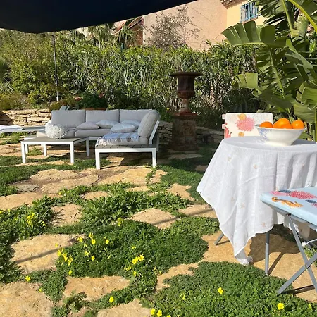 La De Saint Clair à Pied Casa de hóspedes Le Lavandou