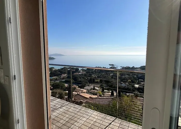 Pensionat Saint Clair, La A Pied 4*